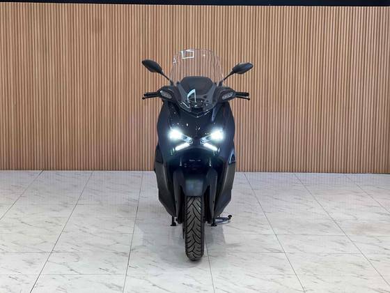 YAMAHA XMAX 300 CONNECTED ABS YAMAHA XMAX 300 CONNECTED ABS